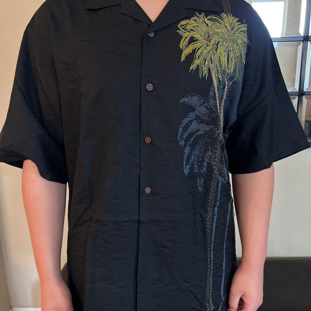 Tommy Bahama men’s shirt